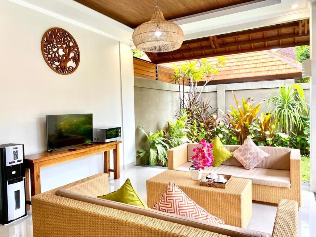 Legian Three Brothers Bungalows & Villas מראה חיצוני תמונה