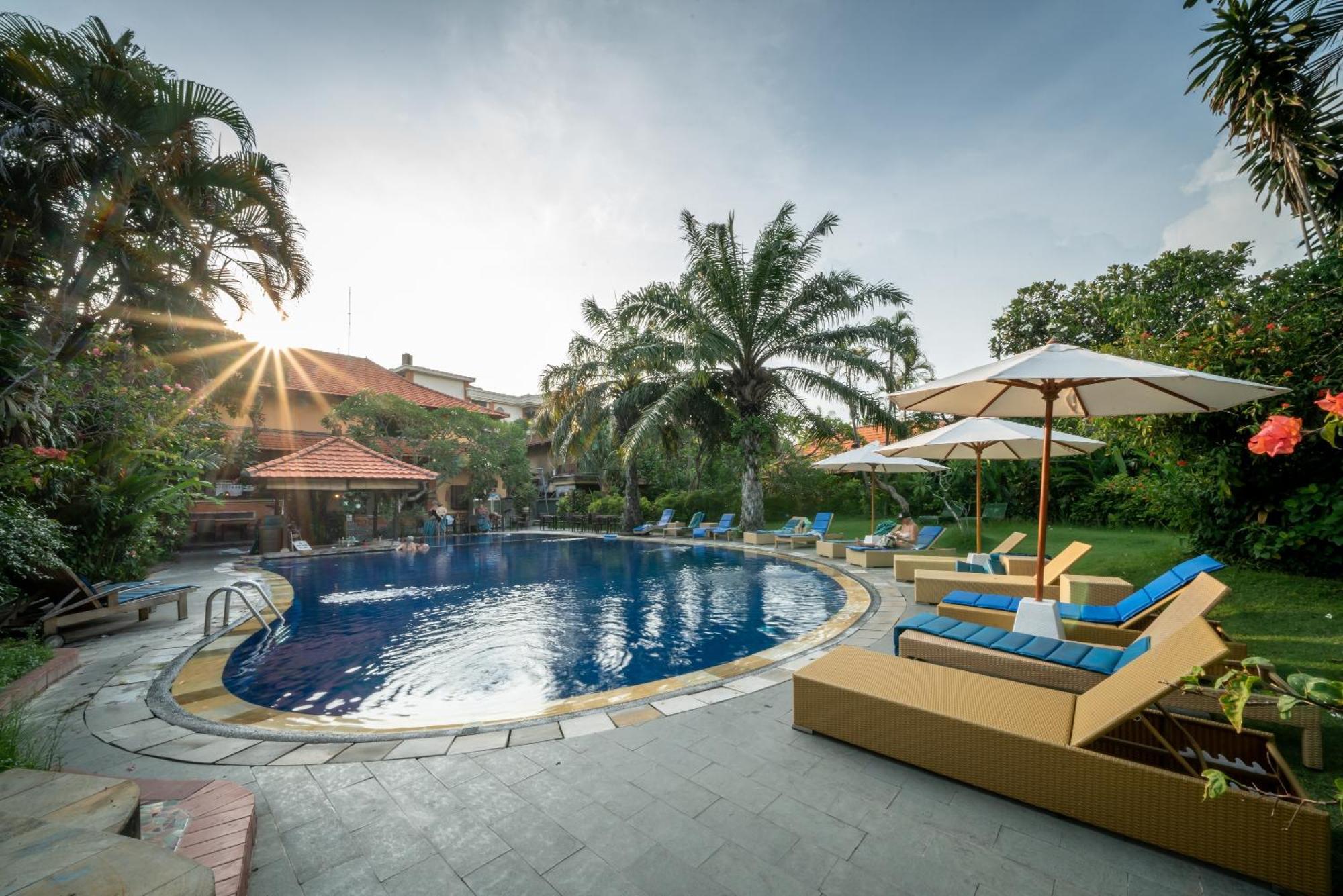 Legian Three Brothers Bungalows & Villas מראה חיצוני תמונה